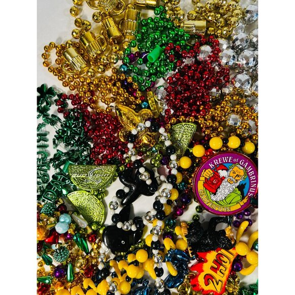 Vtg Mod Mardi Gras Beads Home Decor Crafts Novelty Charms Monkey Cadillac Boots - Picture 6 of 8